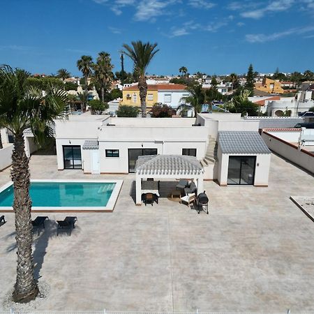 Pink Lagoon Villa Torrevieja Buitenkant foto