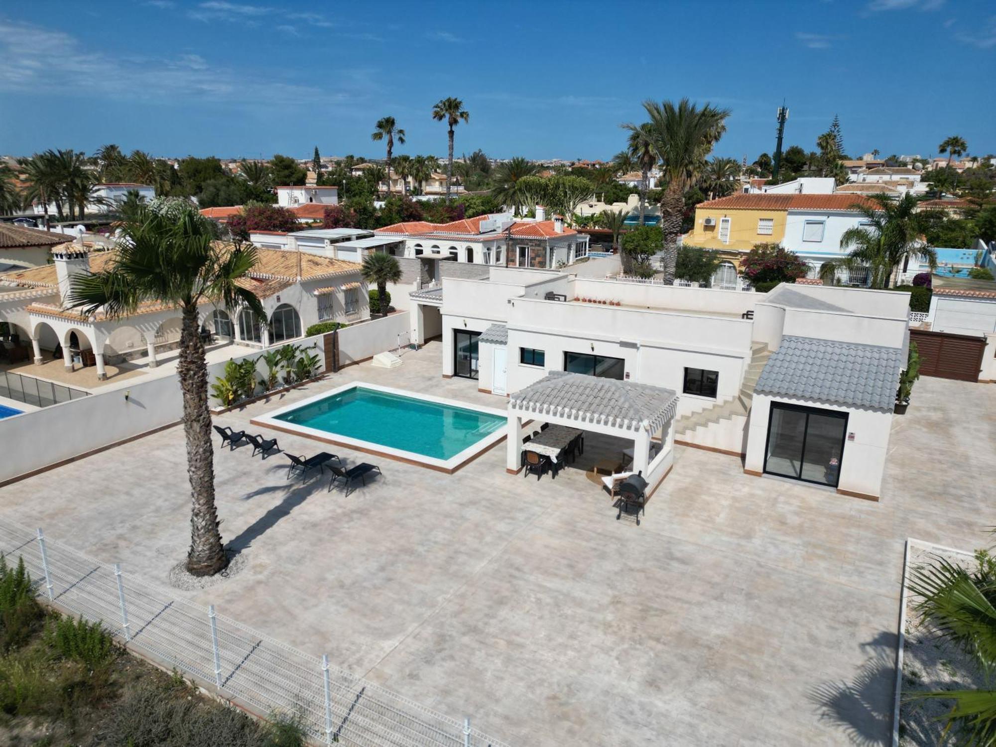 Pink Lagoon Villa Torrevieja Buitenkant foto