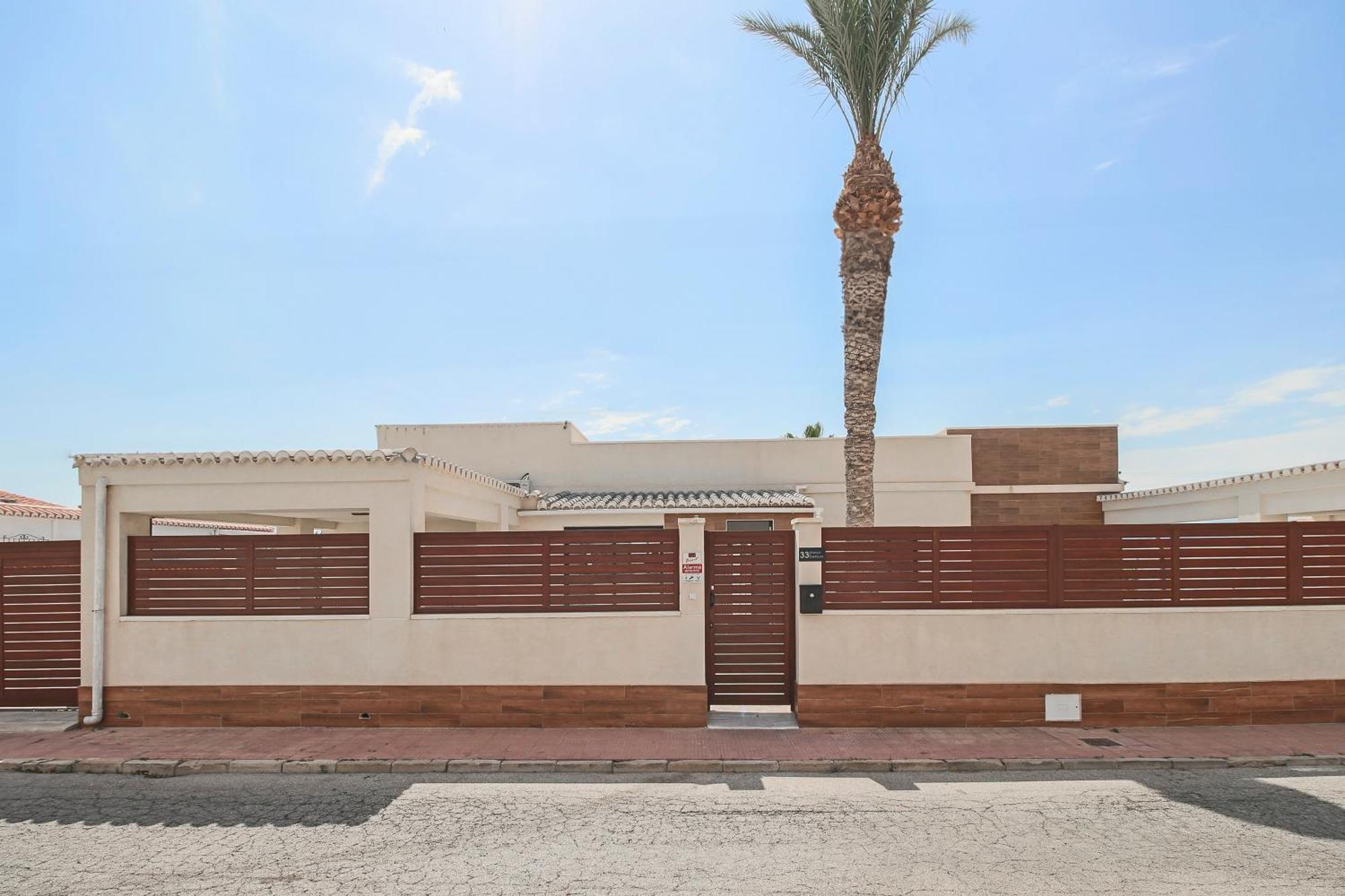 Pink Lagoon Villa Torrevieja Buitenkant foto